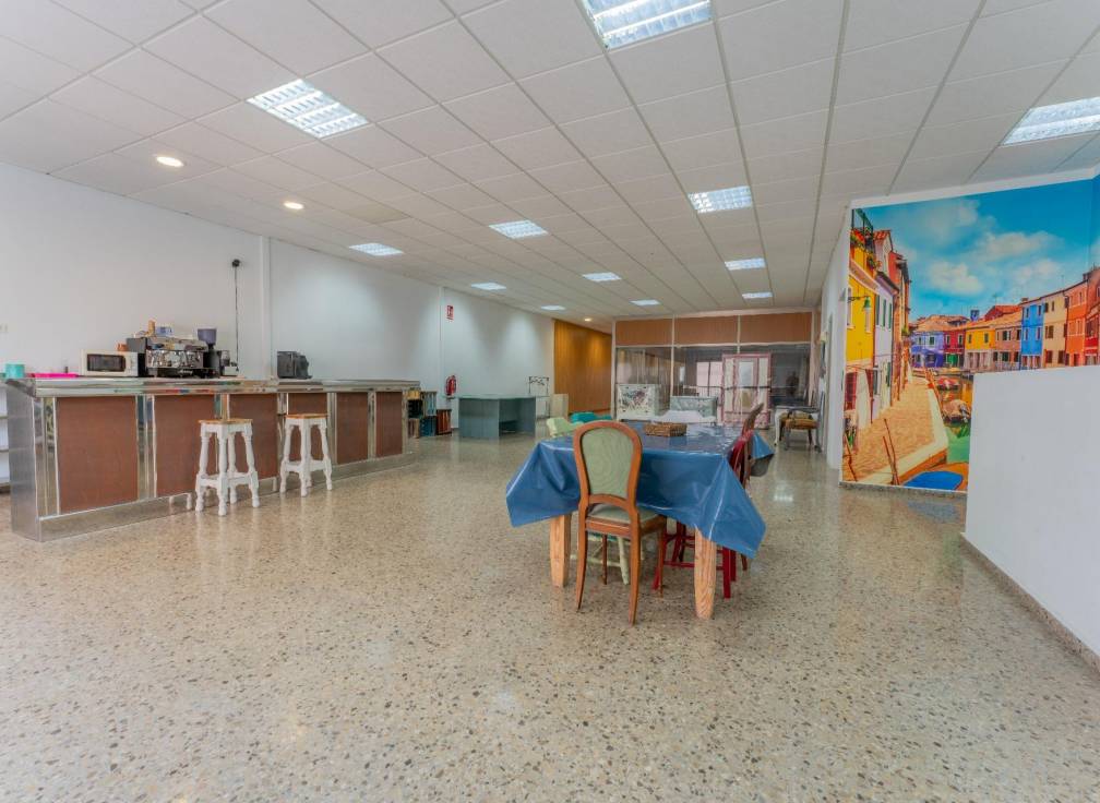 Revente - Bâtiment industriel - Elche - Carrus