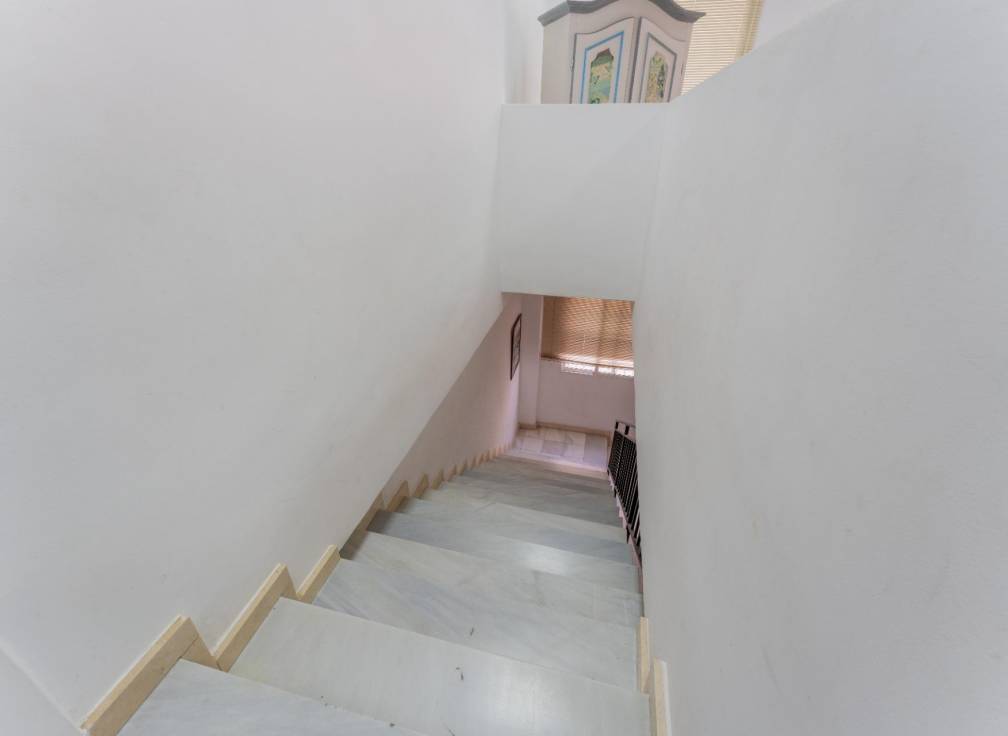 Revente - Bâtiment industriel - Elche - Carrus