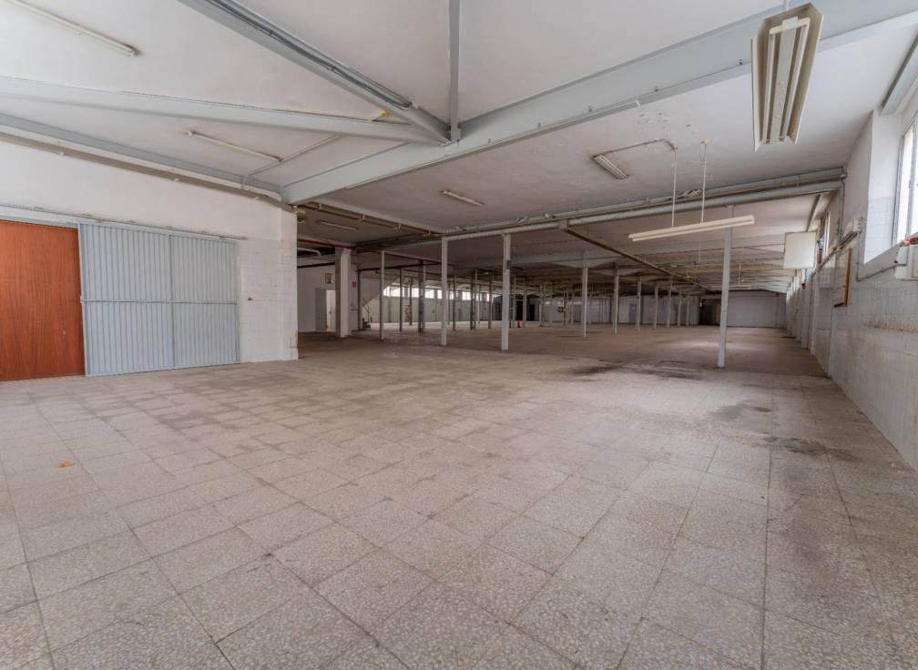 Revente - Bâtiment industriel - Elche - Toscar