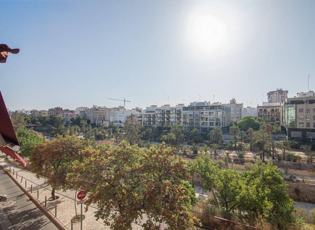 Revente - Duplex - Elche - Raval - Puertas Coloradas