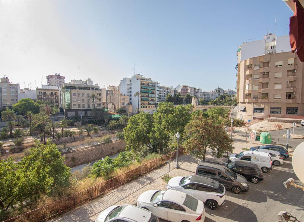 Revente - Duplex - Elche - Raval - Puertas Coloradas