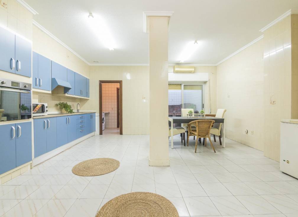 Revente -  - Elche - Reina Victoria-Miguel Hernández