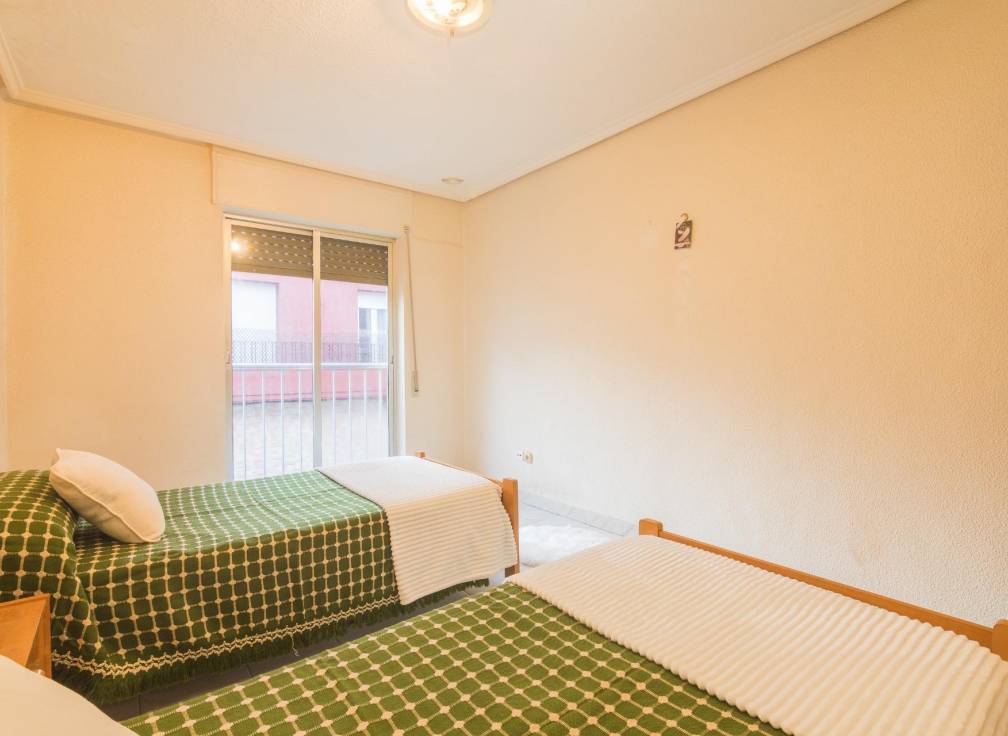 Revente -  - Elche - Reina Victoria-Miguel Hernández