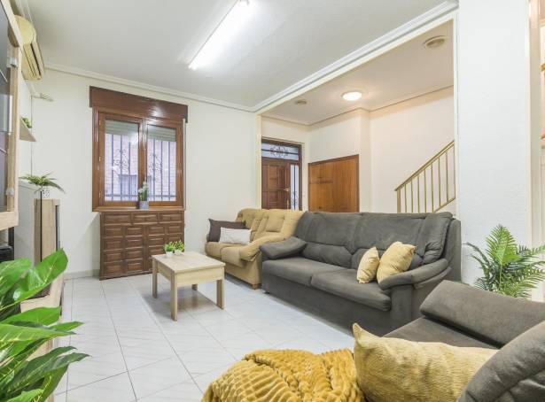  - Revente - Elche - Reina Victoria-Miguel Hernández