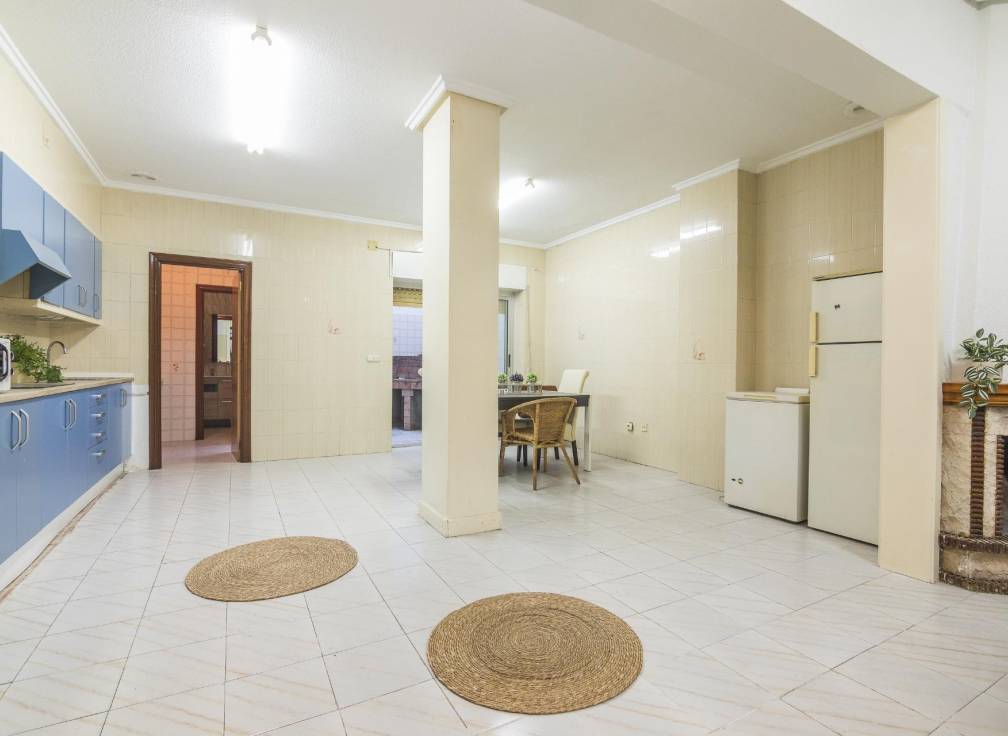 Revente -  - Elche - Reina Victoria-Miguel Hernández