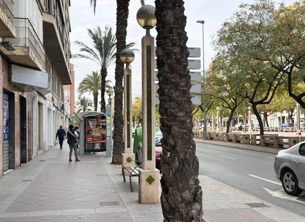 Revente - Local commerciel - Elche - Centro