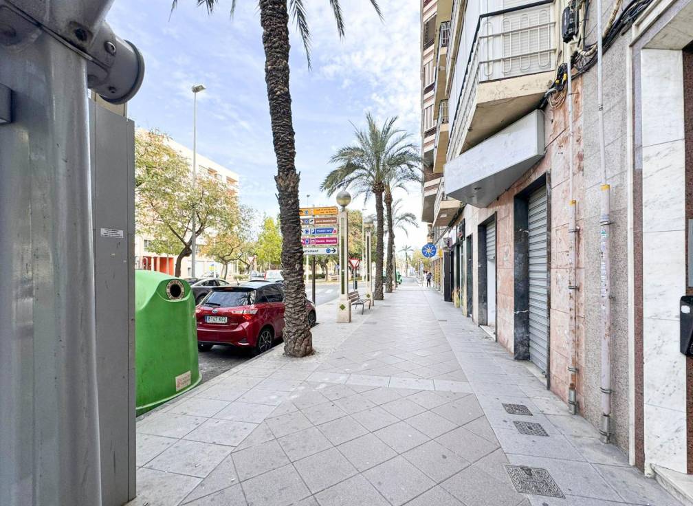 Revente - Local commerciel - Elche - Centro