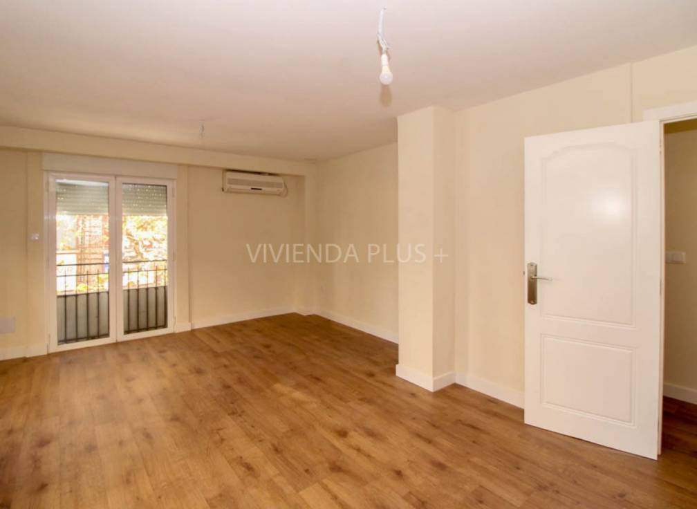 Revente - Mezzanine - Elche - Asilo - Pisos Azules