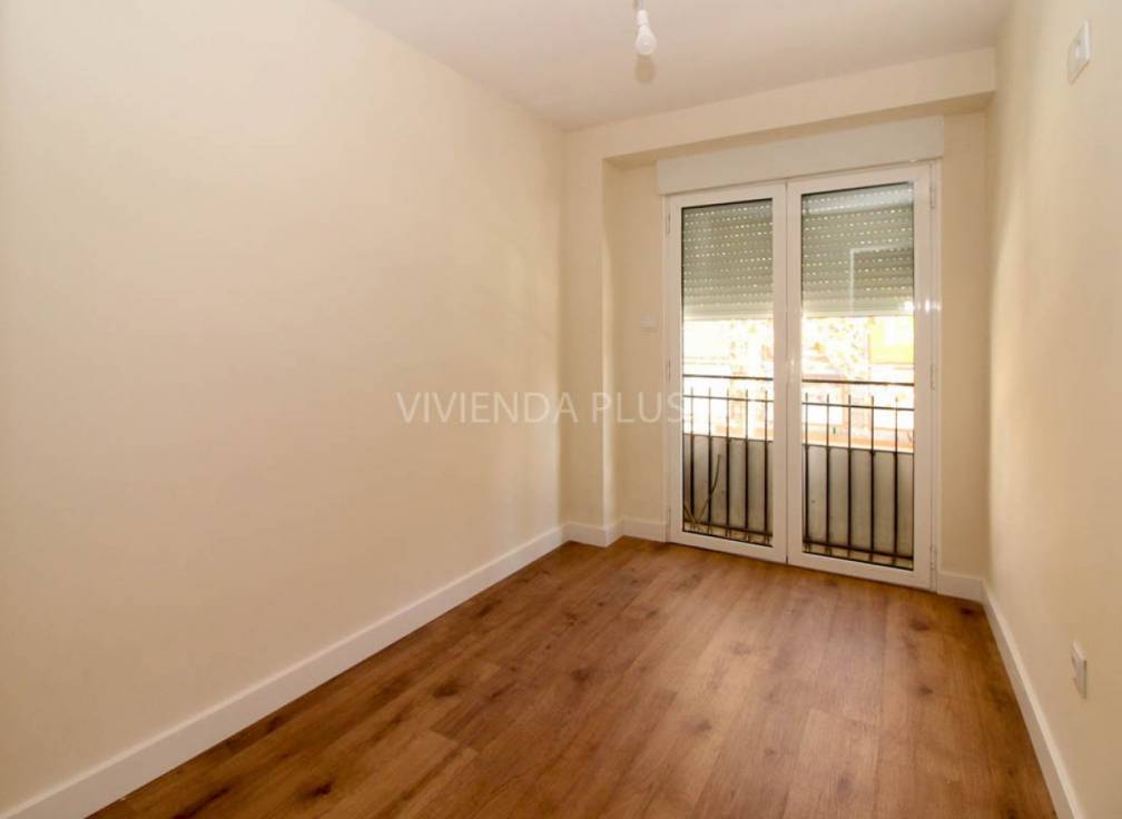 Revente - Mezzanine - Elche - Asilo - Pisos Azules