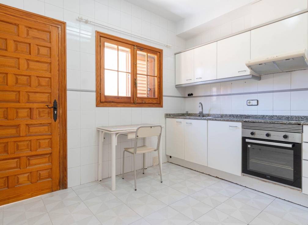 Revente - Townhouse - Arenales del Sol - Zona paseo maritimo