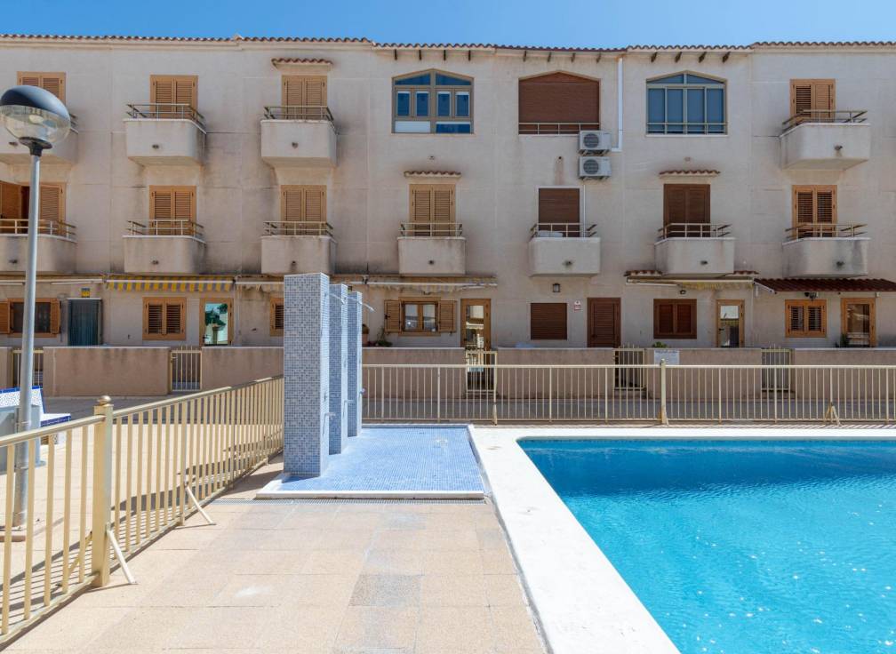 Revente - Townhouse - Arenales del Sol - Zona paseo maritimo
