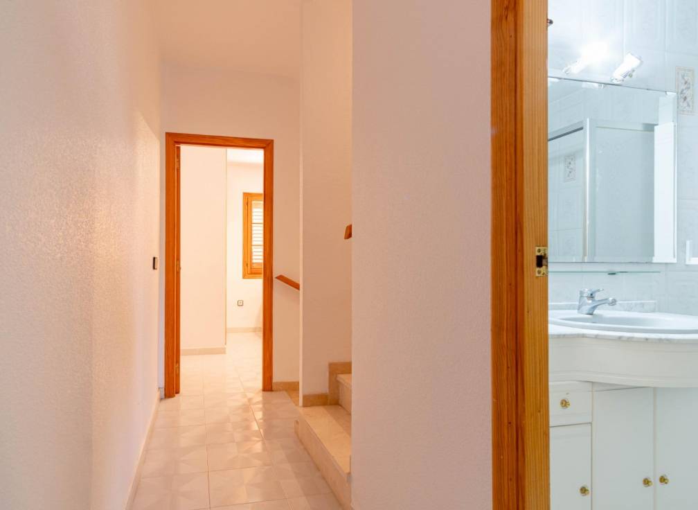 Revente - Townhouse - Arenales del Sol - Zona paseo maritimo