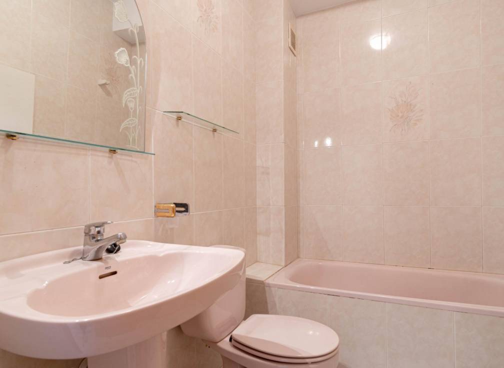 Revente - Townhouse - Arenales del Sol - Zona paseo maritimo