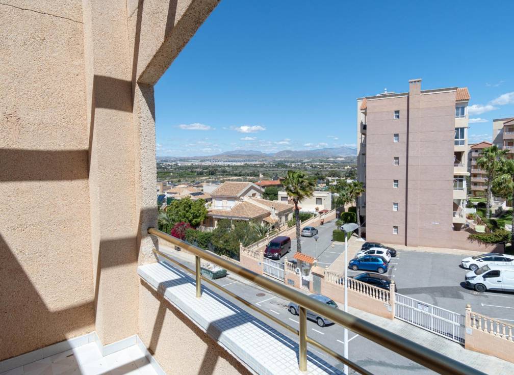 Revente - Townhouse - Arenales del Sol - Zona paseo maritimo