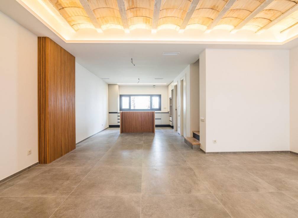 Revente - Triplex - Elche - Raval - Puertas Coloradas