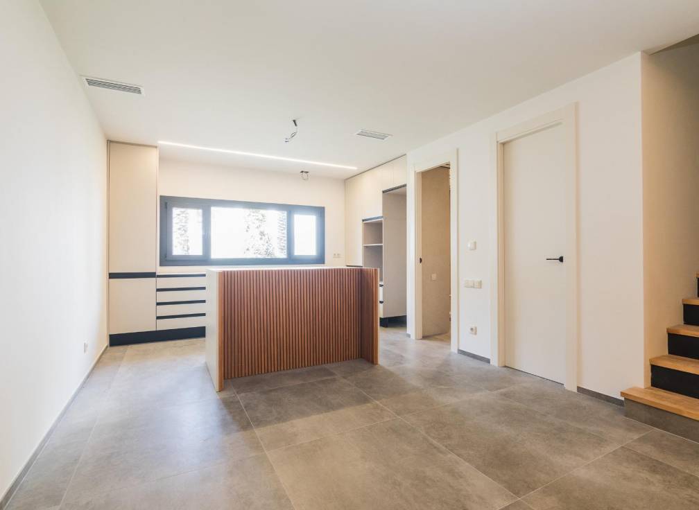 Revente - Triplex - Elche - Raval - Puertas Coloradas