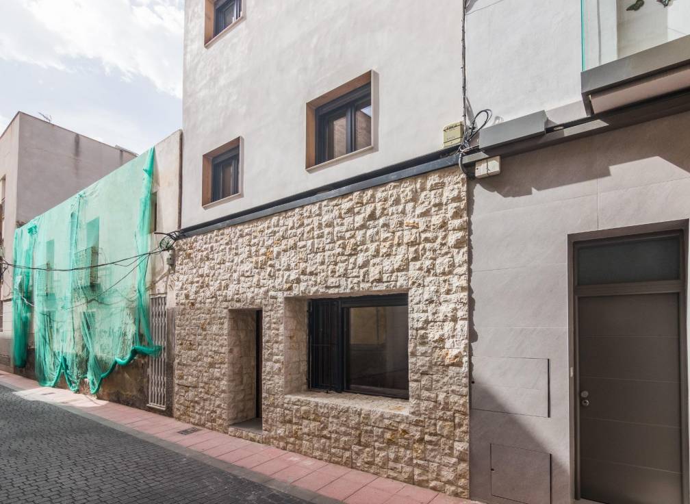 Revente - Triplex - Elche - Raval - Puertas Coloradas