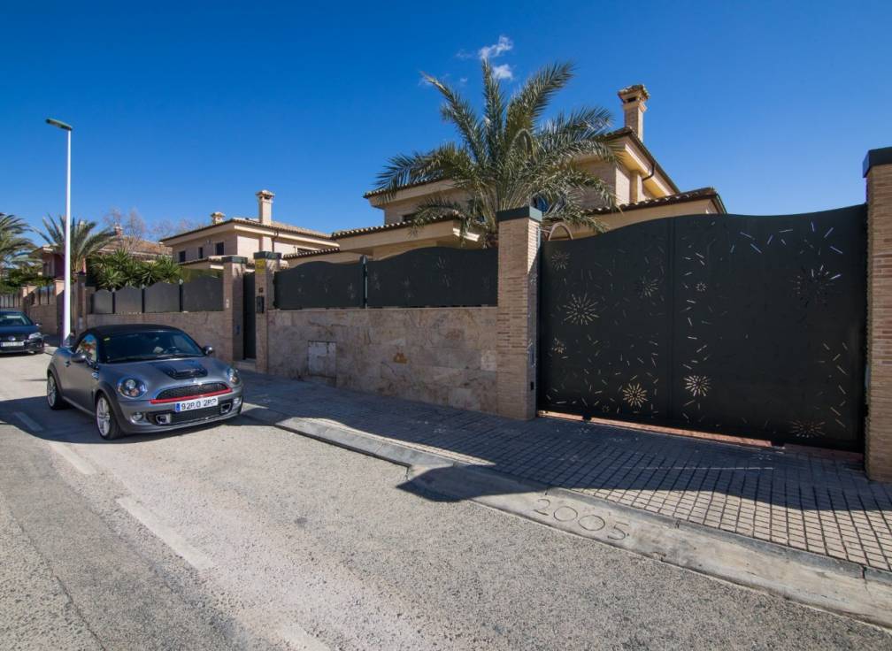 Revente - Villa - Peña las aguilas - PEÑA DE LAS AGUILAS