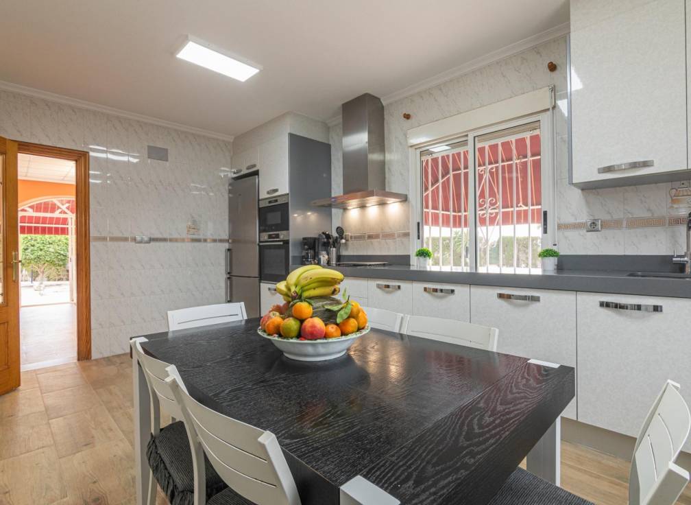 Revente - Villa - Valverde (Alicante) - Valverde