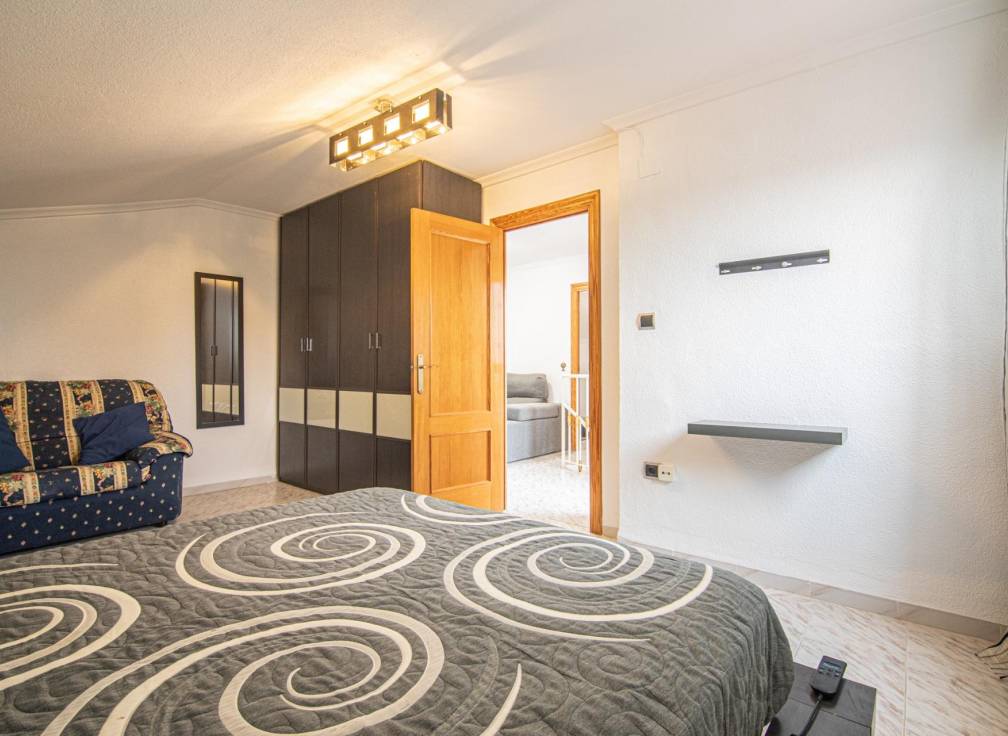 Revente - Villa - Valverde (Alicante) - Valverde