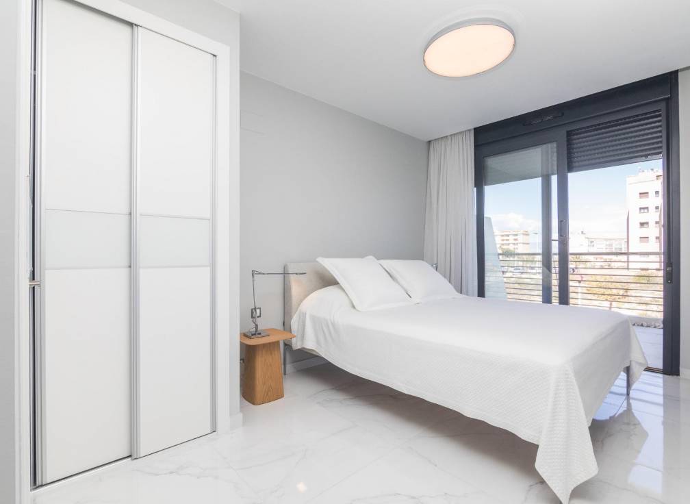 Segunda mano - Apartamento - Arenales del Sol - Calle valladolid