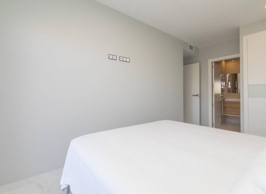 Segunda mano - Apartamento - Arenales del Sol - Calle valladolid