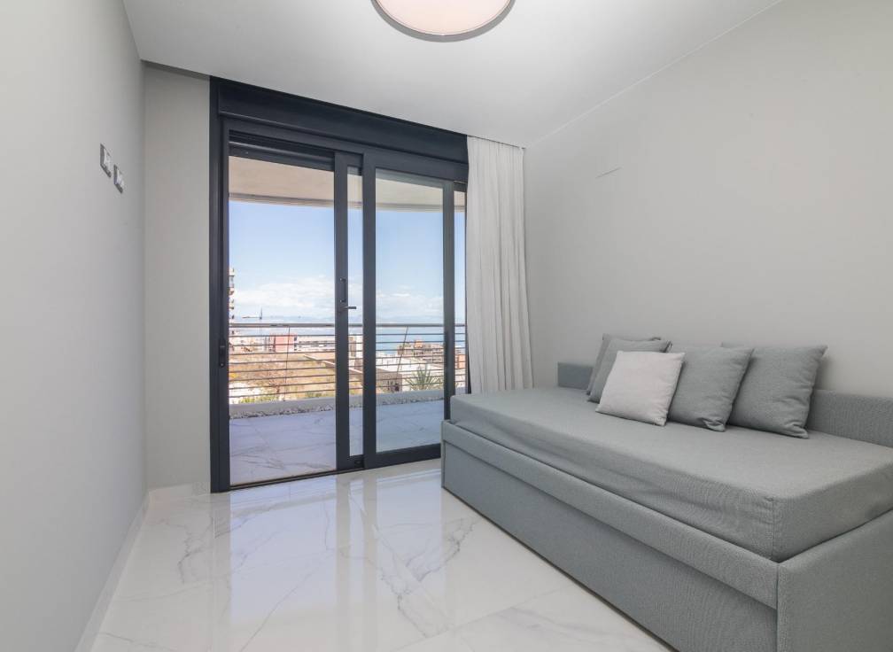 Segunda mano - Apartamento - Arenales del Sol - Calle valladolid
