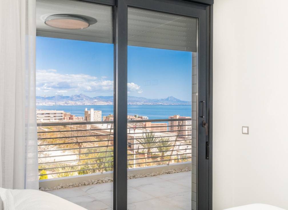 Segunda mano - Apartamento - Arenales del Sol - Calle valladolid
