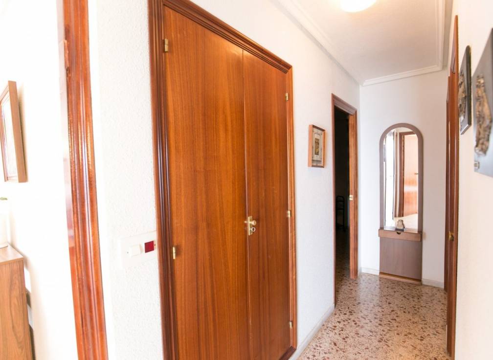 Segunda mano - Apartamento - Arenales del Sol - Zona paseo maritimo