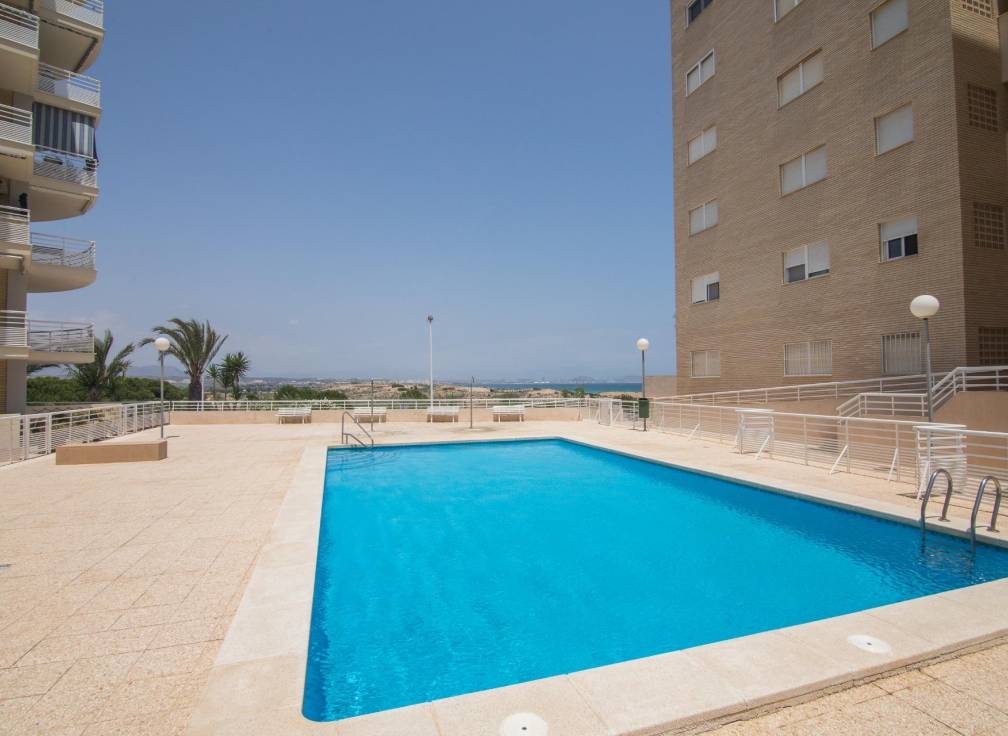 Segunda mano - Apartamento - Arenales del Sol - Zona paseo maritimo