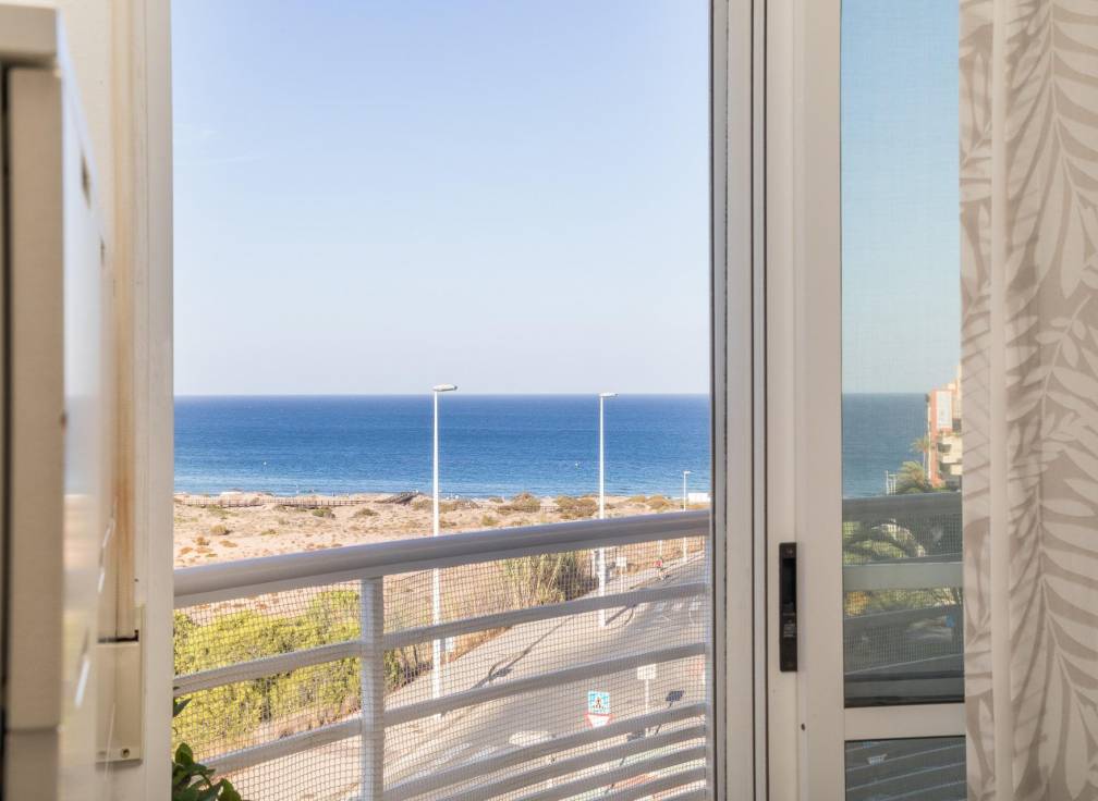 Segunda mano - Apartamento - Arenales del Sol - Zona paseo maritimo