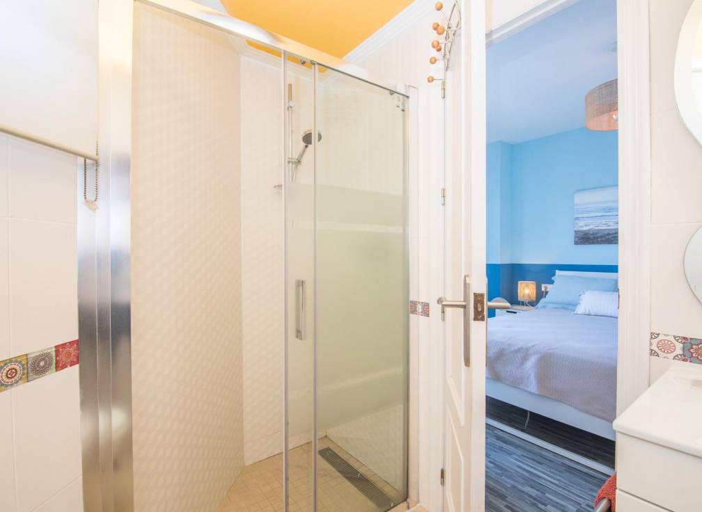 Segunda mano - Apartamento - Arenales del Sol - Zona paseo maritimo