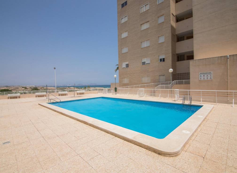 Segunda mano - Apartamento - Arenales del Sol - Zona paseo maritimo