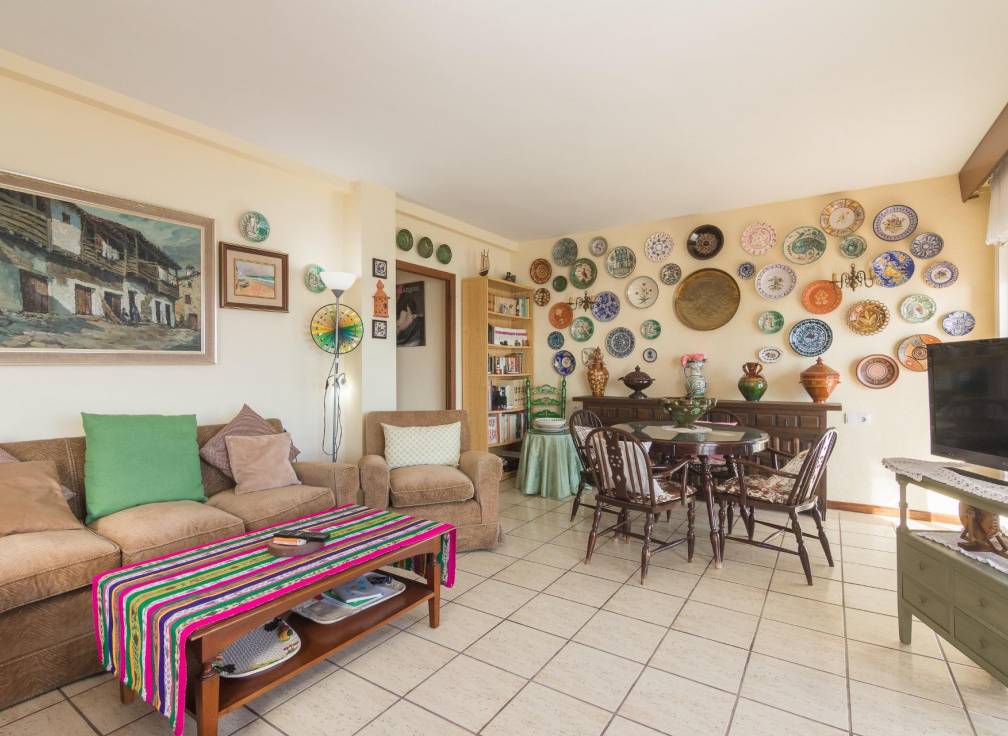 Segunda mano - Apartamento - Arenales del Sol