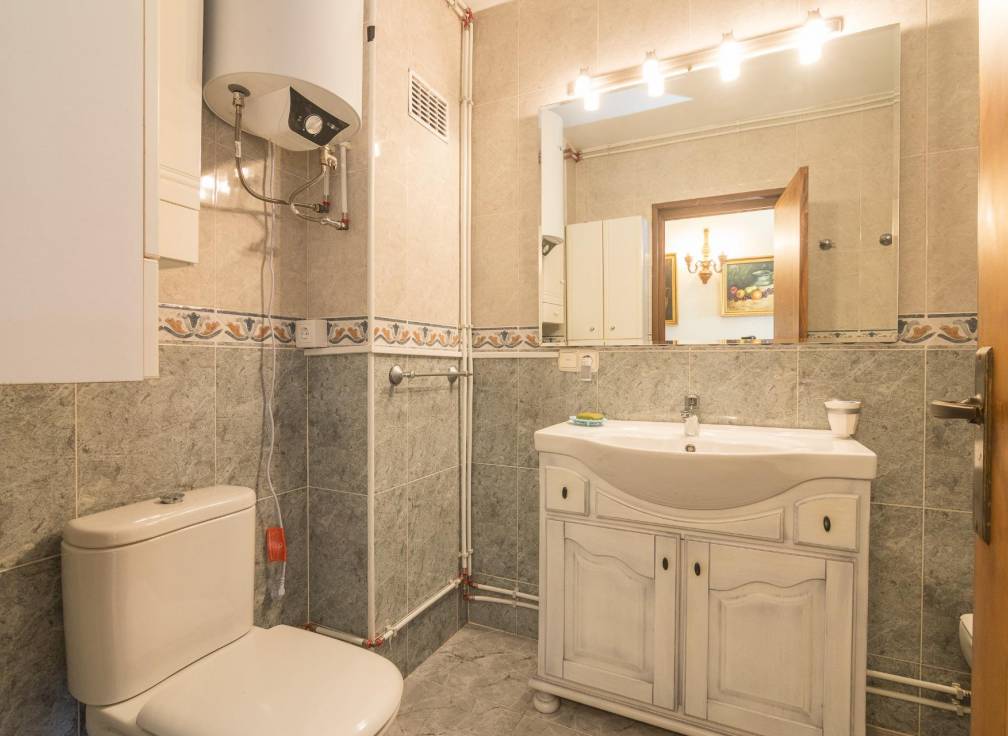 Segunda mano - Apartamento - Arenales del Sol