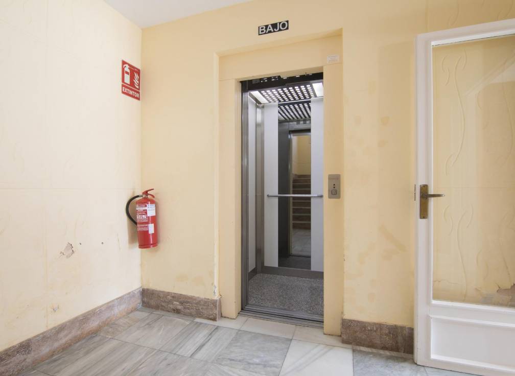 Segunda mano - Apartamento - Arenales del Sol