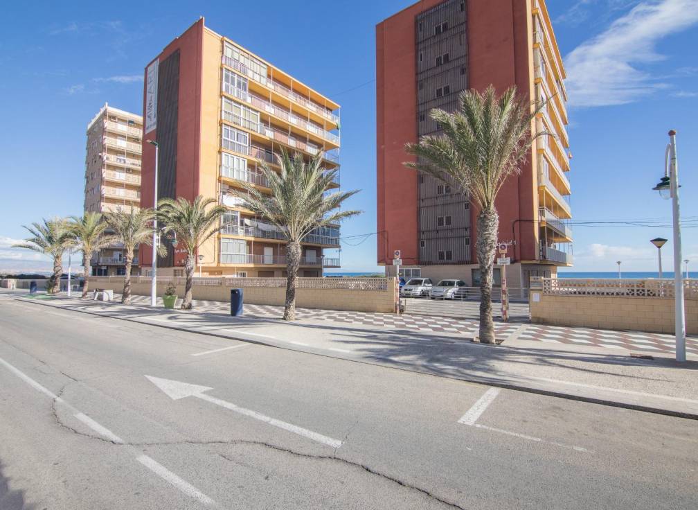 Segunda mano - Apartamento - Arenales del Sol