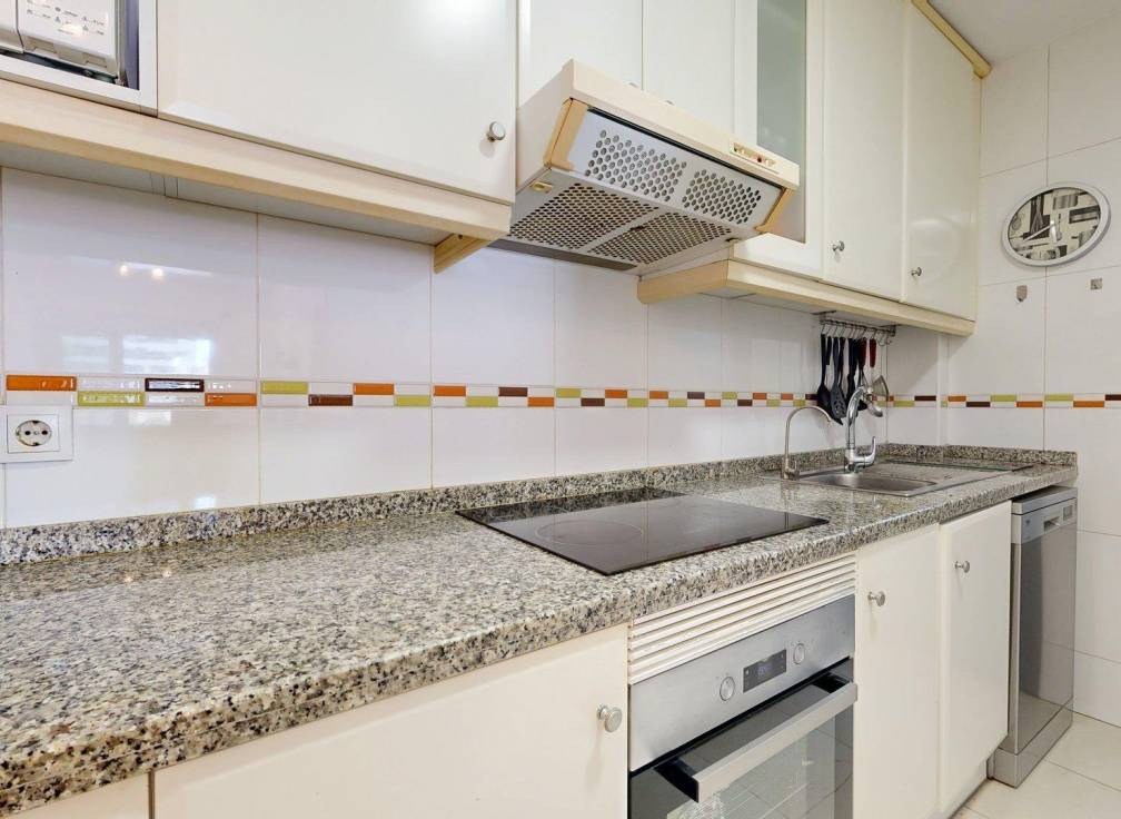 Segunda mano - Apartamento - Arenales del Sol