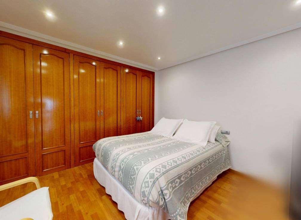 Segunda mano - Apartamento - Santa Pola - Santiago bernabeu