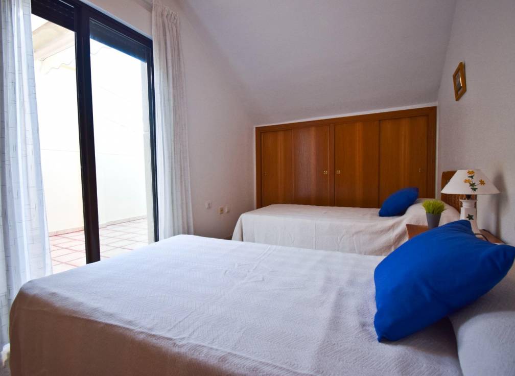 Segunda mano - Ático Dúplex - Santa Pola - Santiago bernabeu