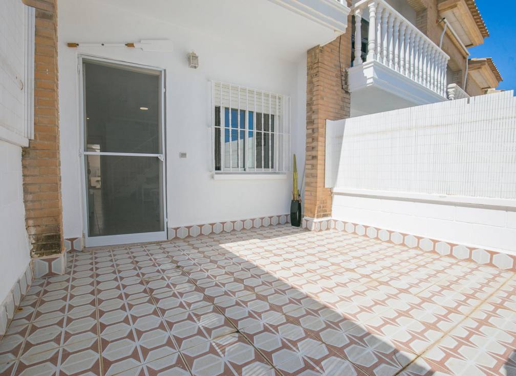 Segunda mano - Bungalow - Arenales del Sol - Tercera linea playa