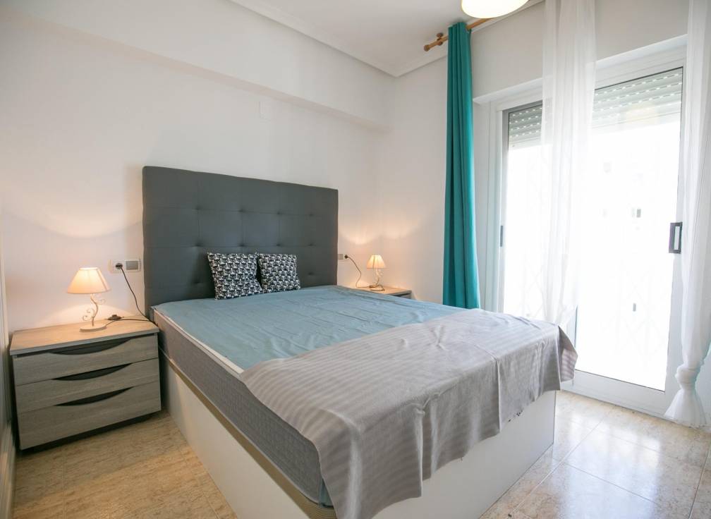 Segunda mano - Bungalow - Arenales del Sol - Tercera linea playa