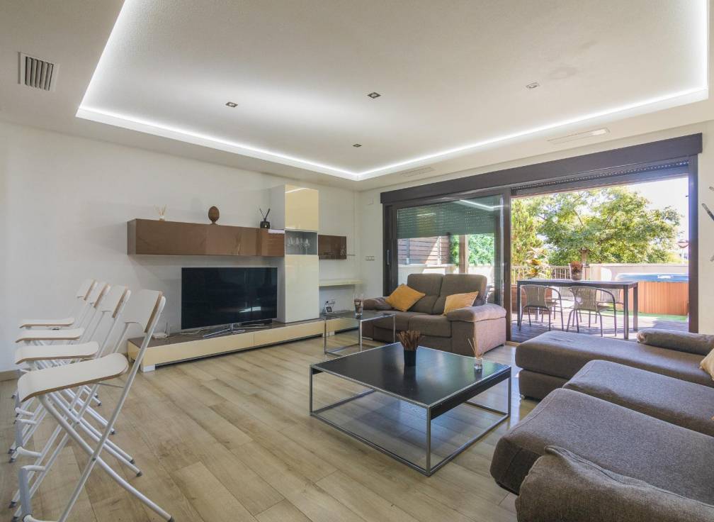 Segunda mano - Bungalow - Arenales del Sol