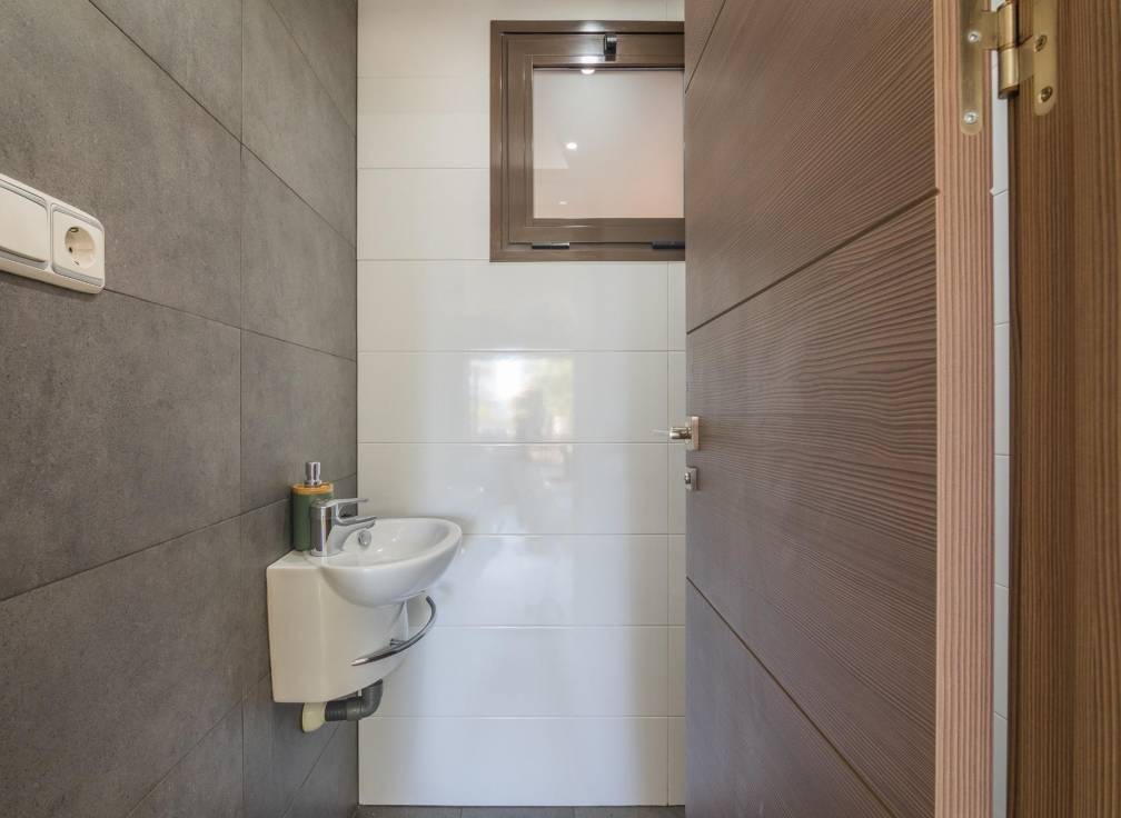 Segunda mano - Bungalow - Arenales del Sol