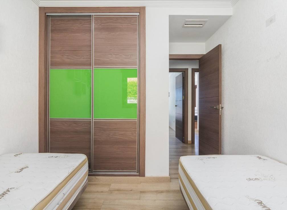 Segunda mano - Bungalow - Arenales del Sol