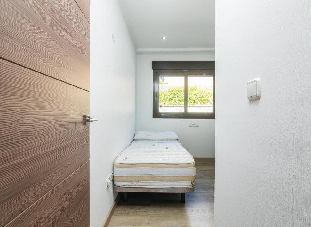 Segunda mano - Bungalow - Arenales del Sol