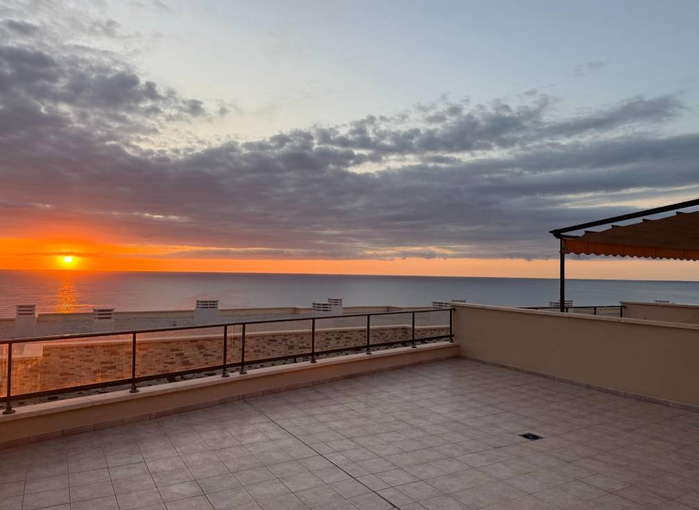 Segunda mano - Bungalow - Arenales del Sol