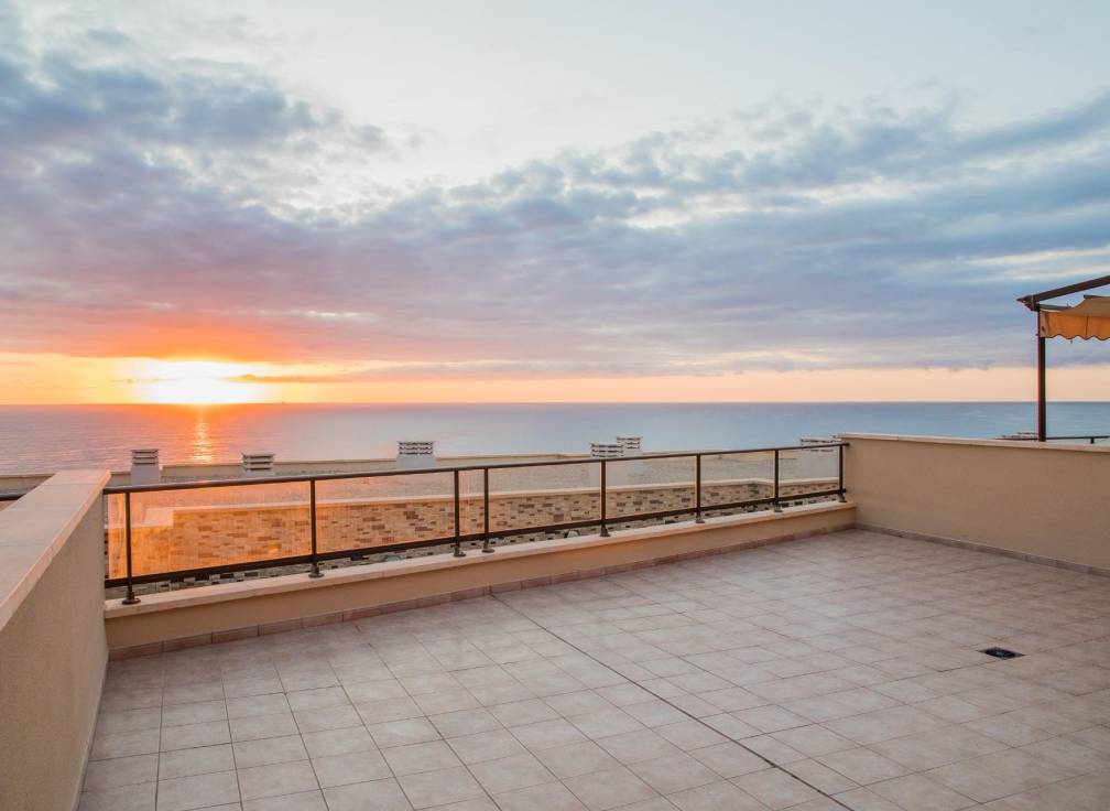 Segunda mano - Bungalow - Arenales del Sol