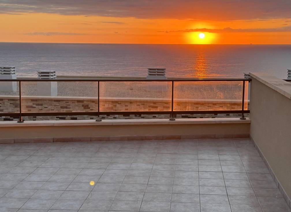 Segunda mano - Bungalow - Arenales del Sol