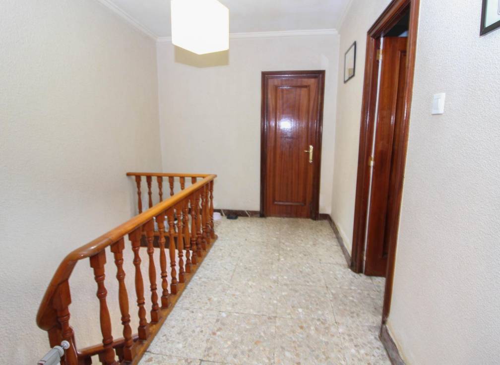 Segunda mano - Casa adosada / Duplex - Elche - Plaza Madrid